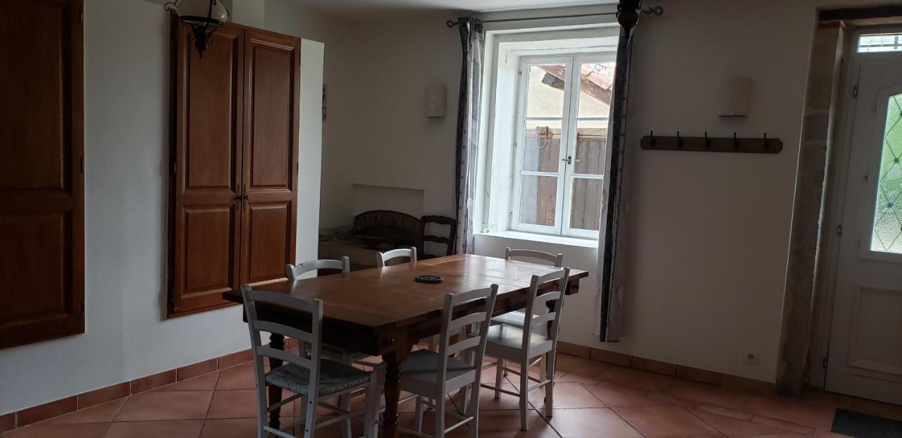 La Ferme Du Tilleul Foissiat Bagian luar foto